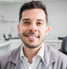 Dr. Rafael Calabrio (Cirurgião-Dentista)