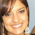 Dra. Mayandra Moreira Bombassaro (Cirurgiã-Dentista)