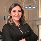 Dra. Leticia Segatto Attencia (Cirurgiã-Dentista)